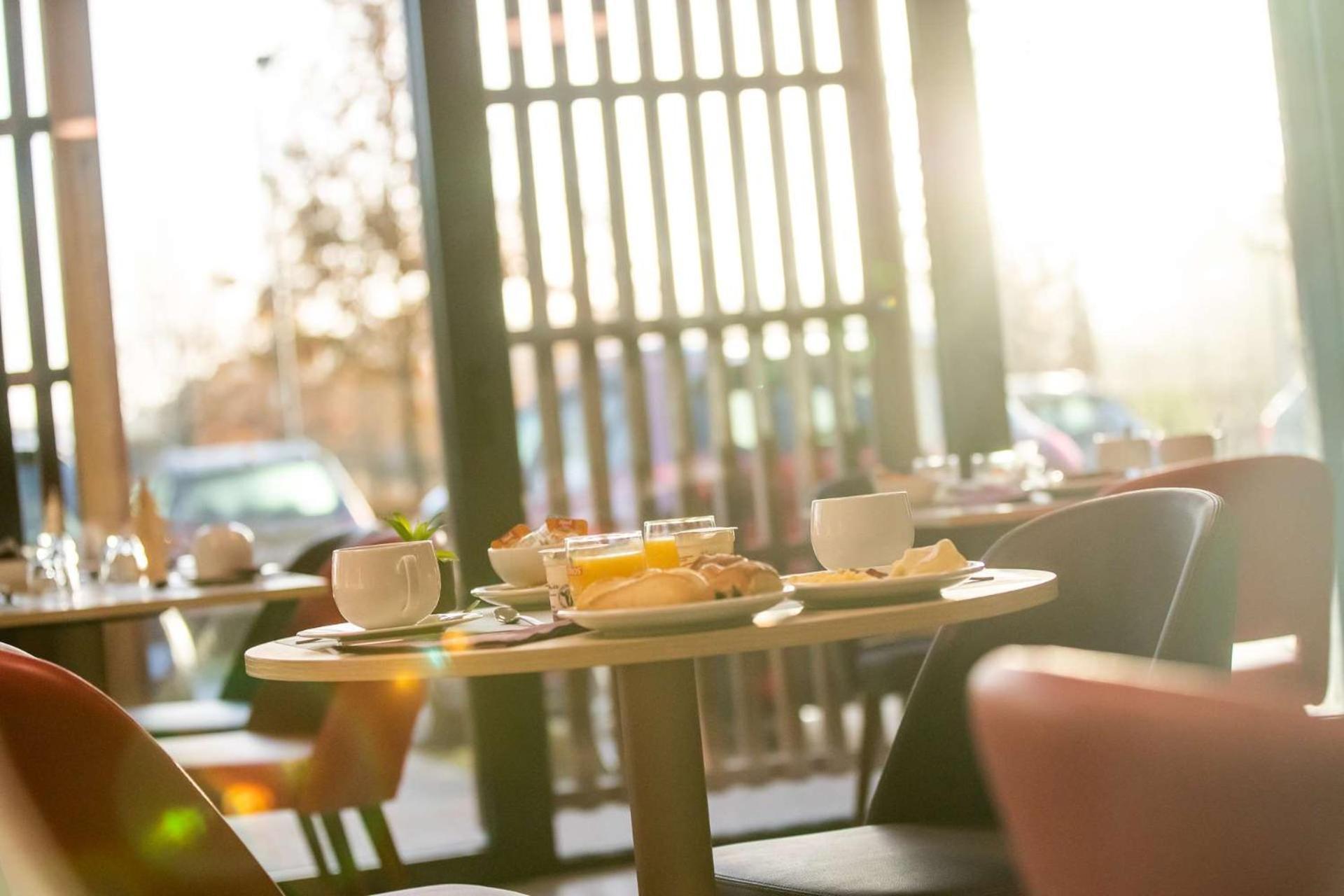 Brit Hotel Eden Spa Онфльор Екстериор снимка