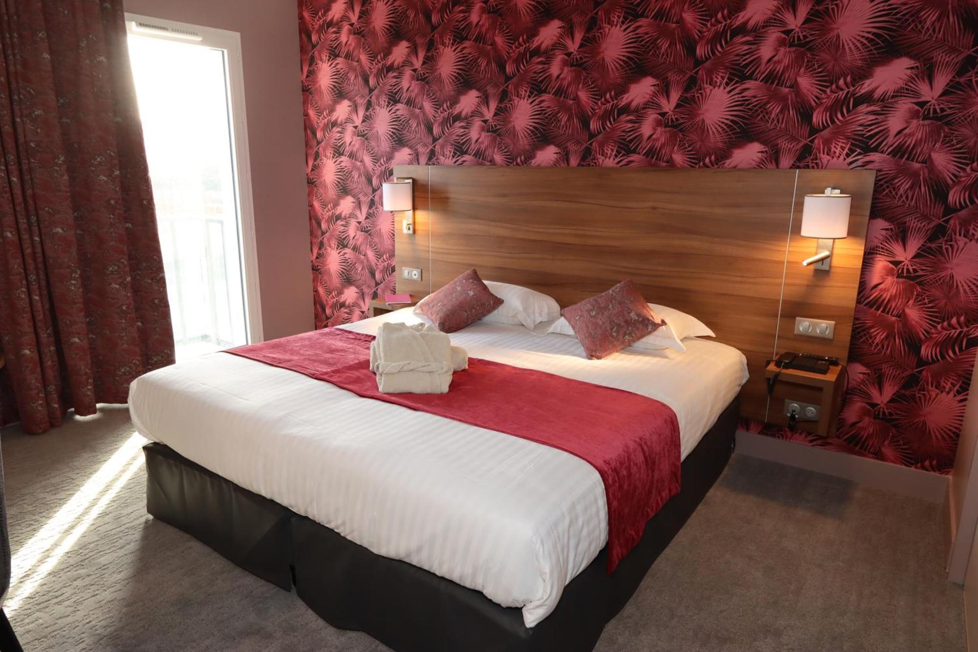 Brit Hotel Eden Spa Онфльор Екстериор снимка
